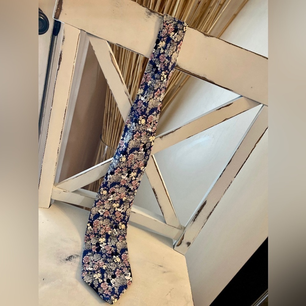 Mickey & co Disney 100% silk tie with floral print Tie Rack @ Disney Made Italy